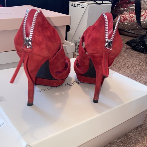 BCBG Kruz Oxblood Red Suede Heels - Picture 7 of 11